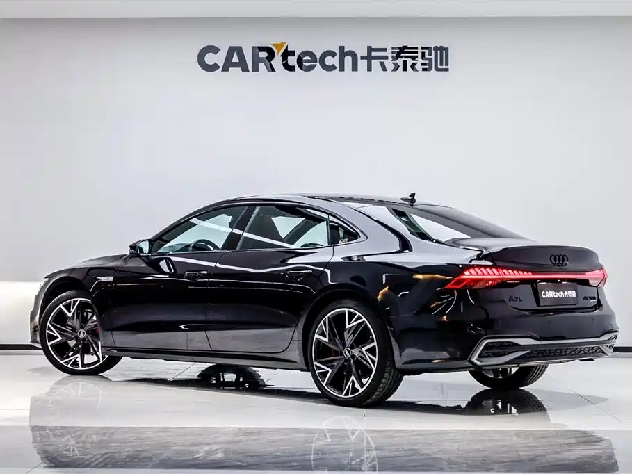 Audi A7L 2024 45 TFSI quattro Black Warrior Edition фото 4