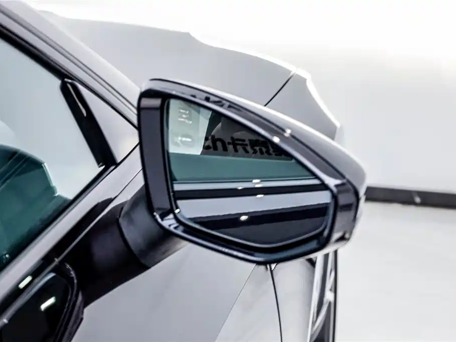 Audi A7L 2024 45 TFSI quattro Black Warrior Edition фото 12