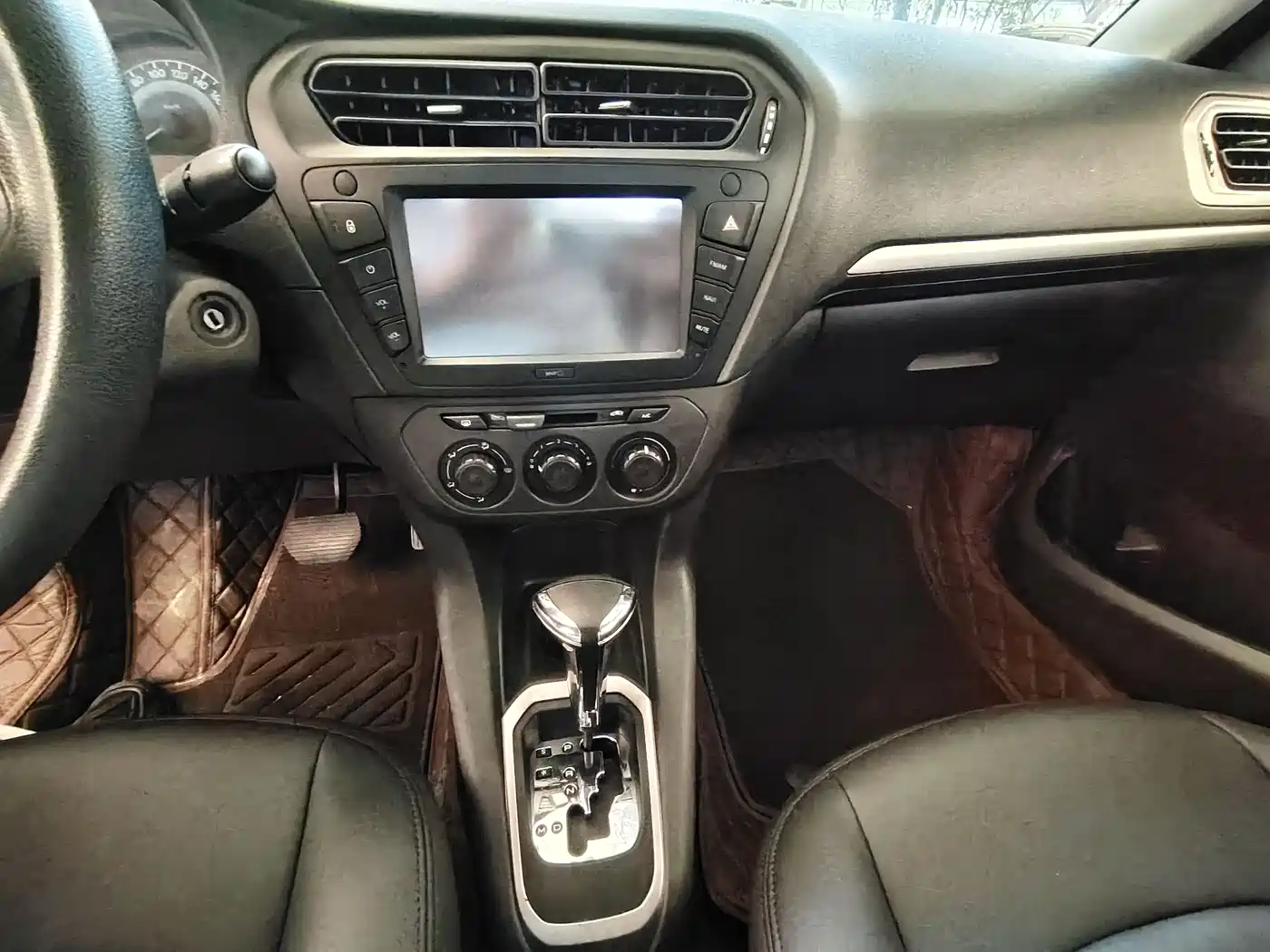 Peugeot 301 2014 1.6L Automatic Comfort Edition фото 10