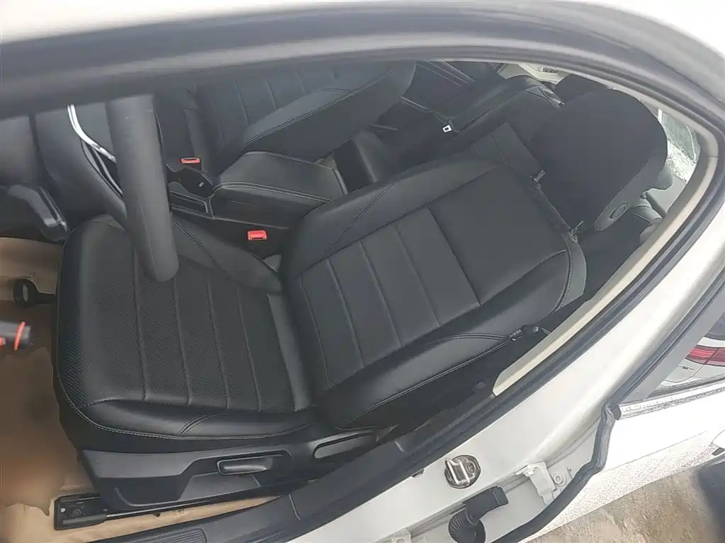 Volkswagen Lavida 2021 1.5L Auto Comfort Edition фото 15