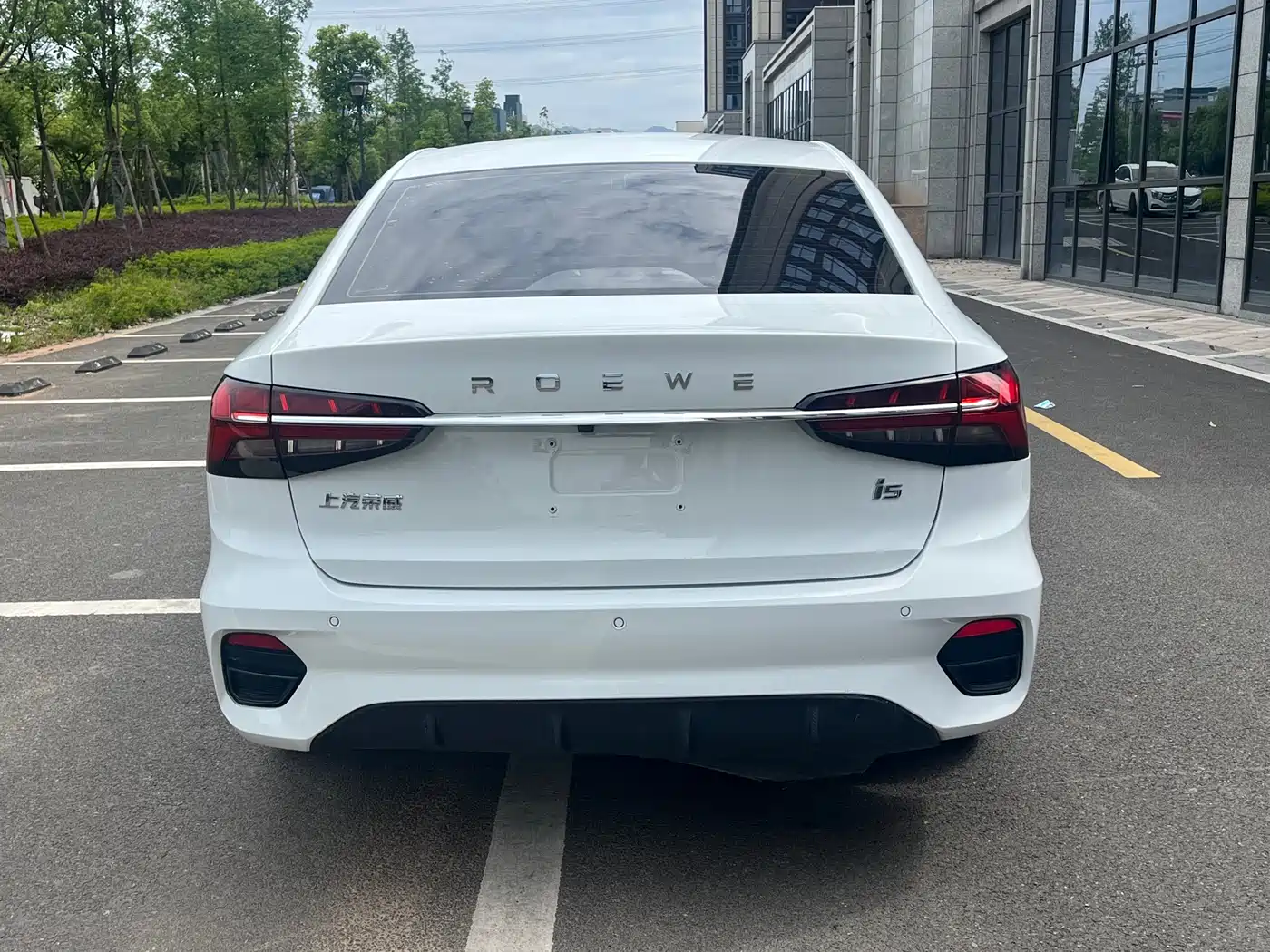 Фото 5 - Roewe i5