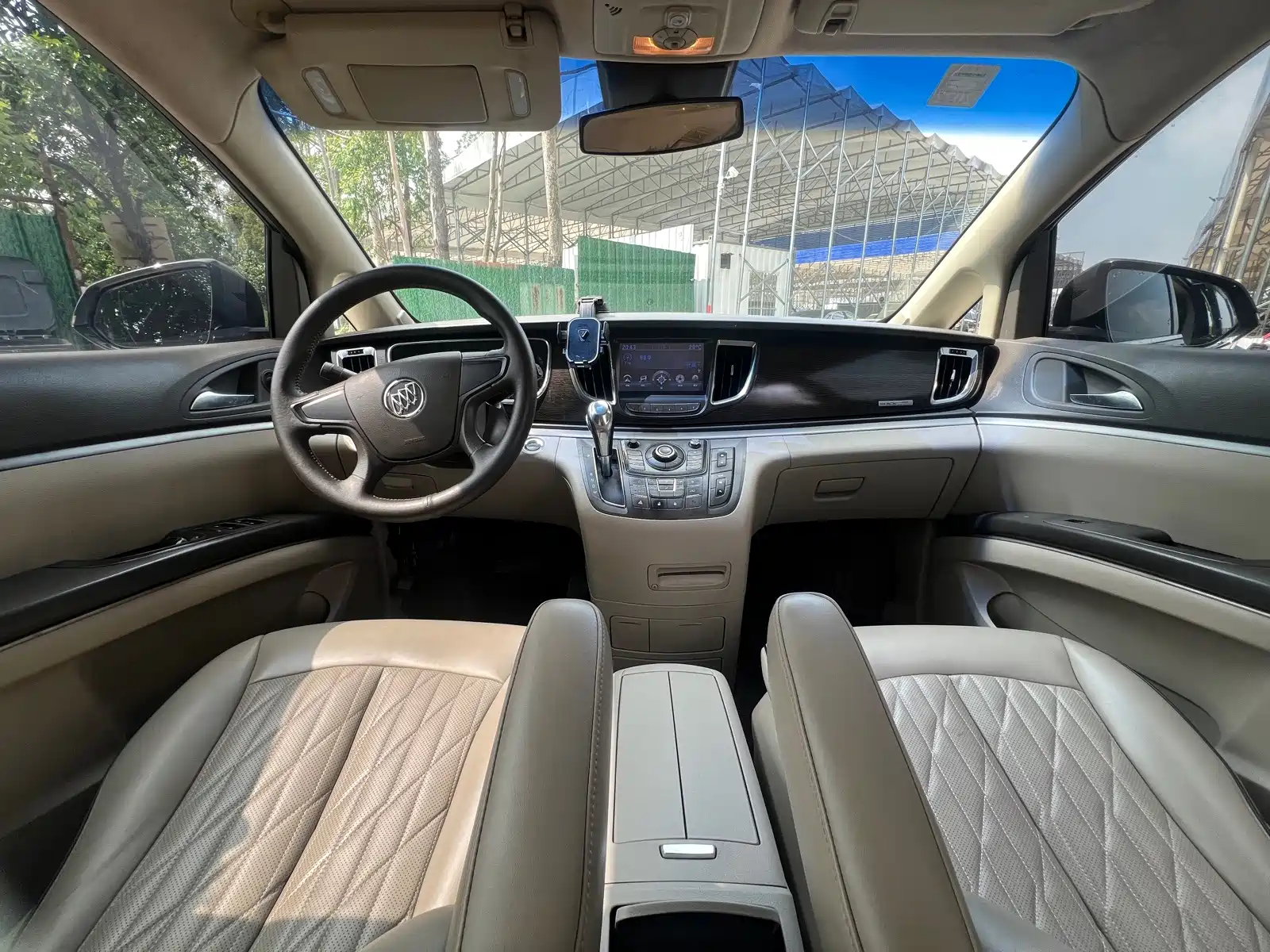 Фото 9 - Buick GL8