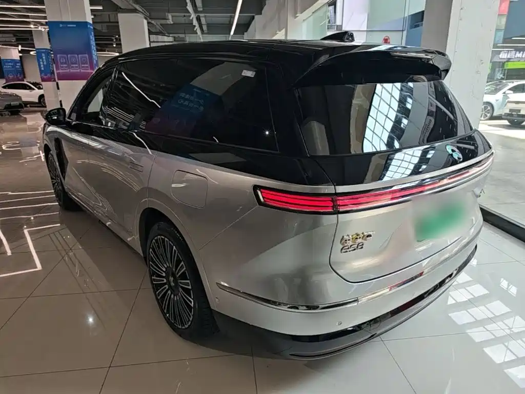 NIO ES8 2026 2025 Model 6-Seat Executive Luxury Edition