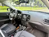 Photo 12 - Jeep Compass