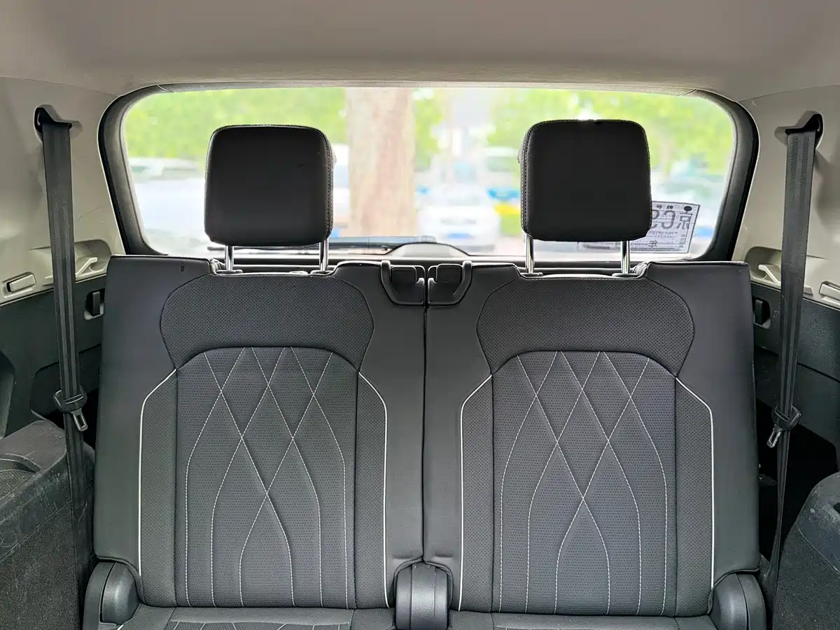 Volkswagen Tiguan L 2024 380TSI Automatic 4WD R-Line Premium Enjoyment Edition 7-seater фото 6