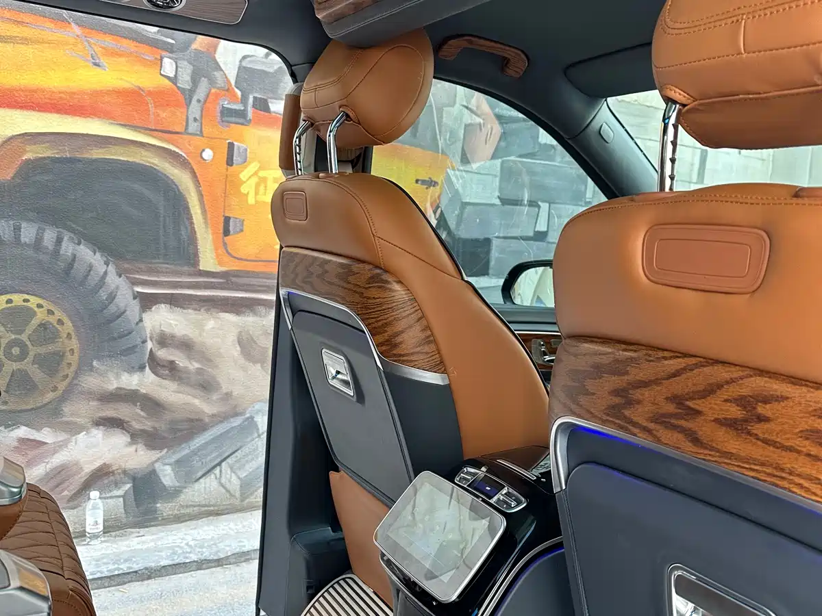 Mercedes-Benz V-Class 2022 V 260 L Long Wheelbase Luxury Edition фото 8