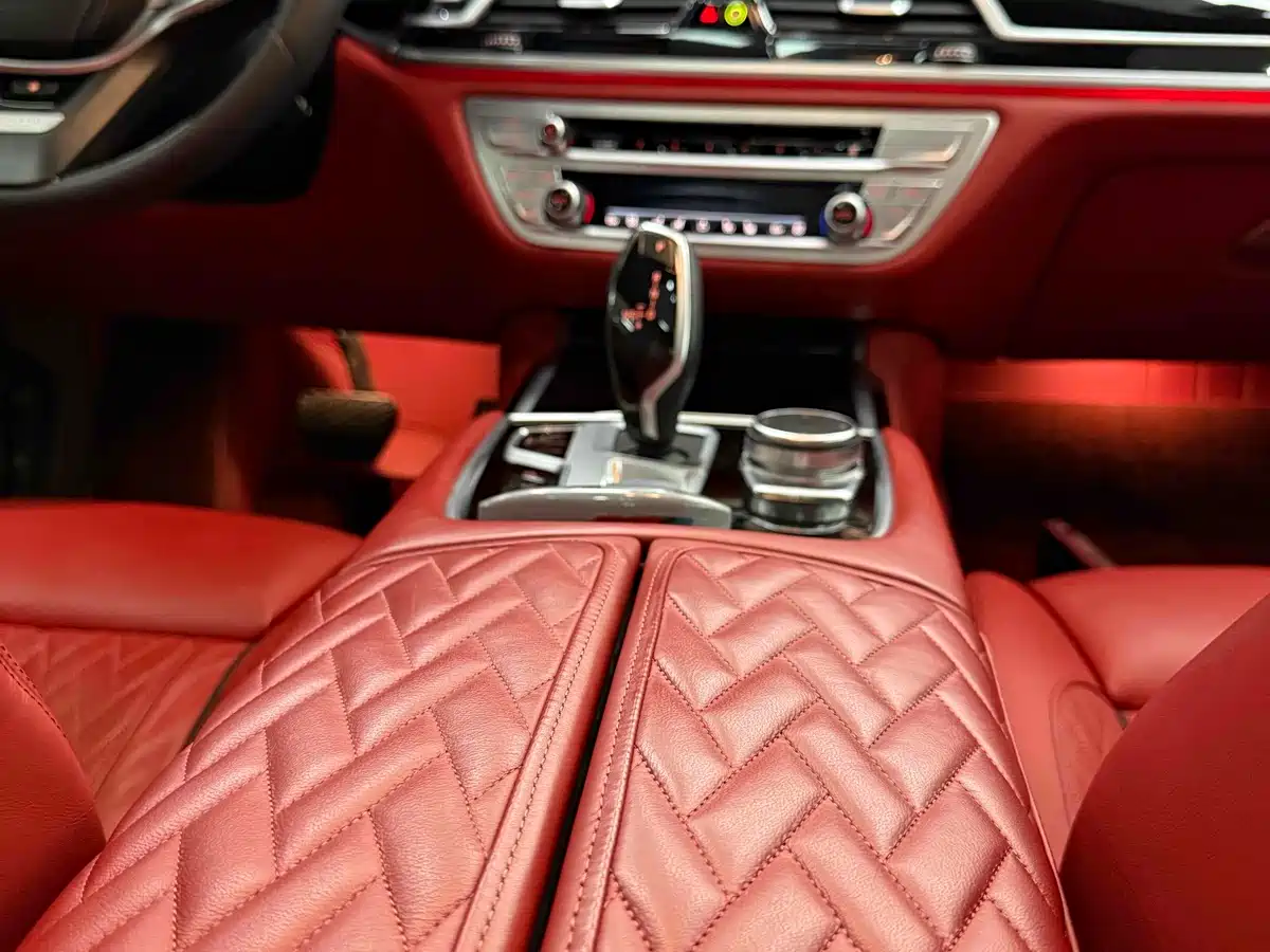 BMW 7 Series 2021 Model 740Li xDrive Executive Luxury Package фото 23