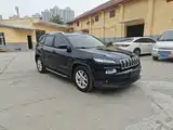 Фото 3 - Jeep Cherokee