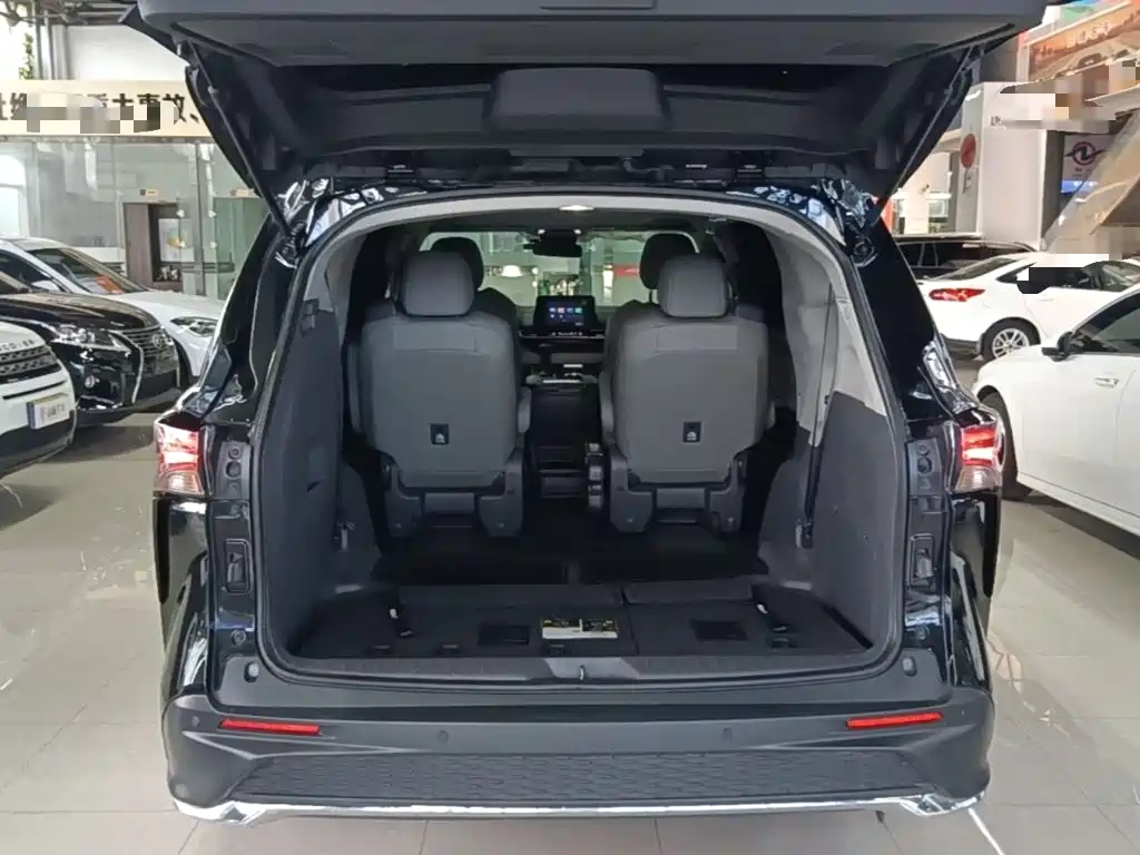Toyota Granvia 2024 2023 2.5L Hybrid Comfort Edition