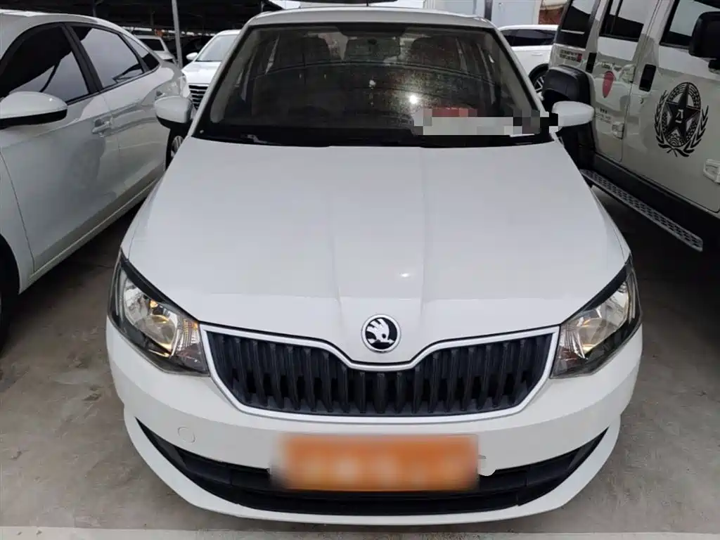 Škoda Fabia 2016 1.4L Automatic Car Enjoy Edition фото 3