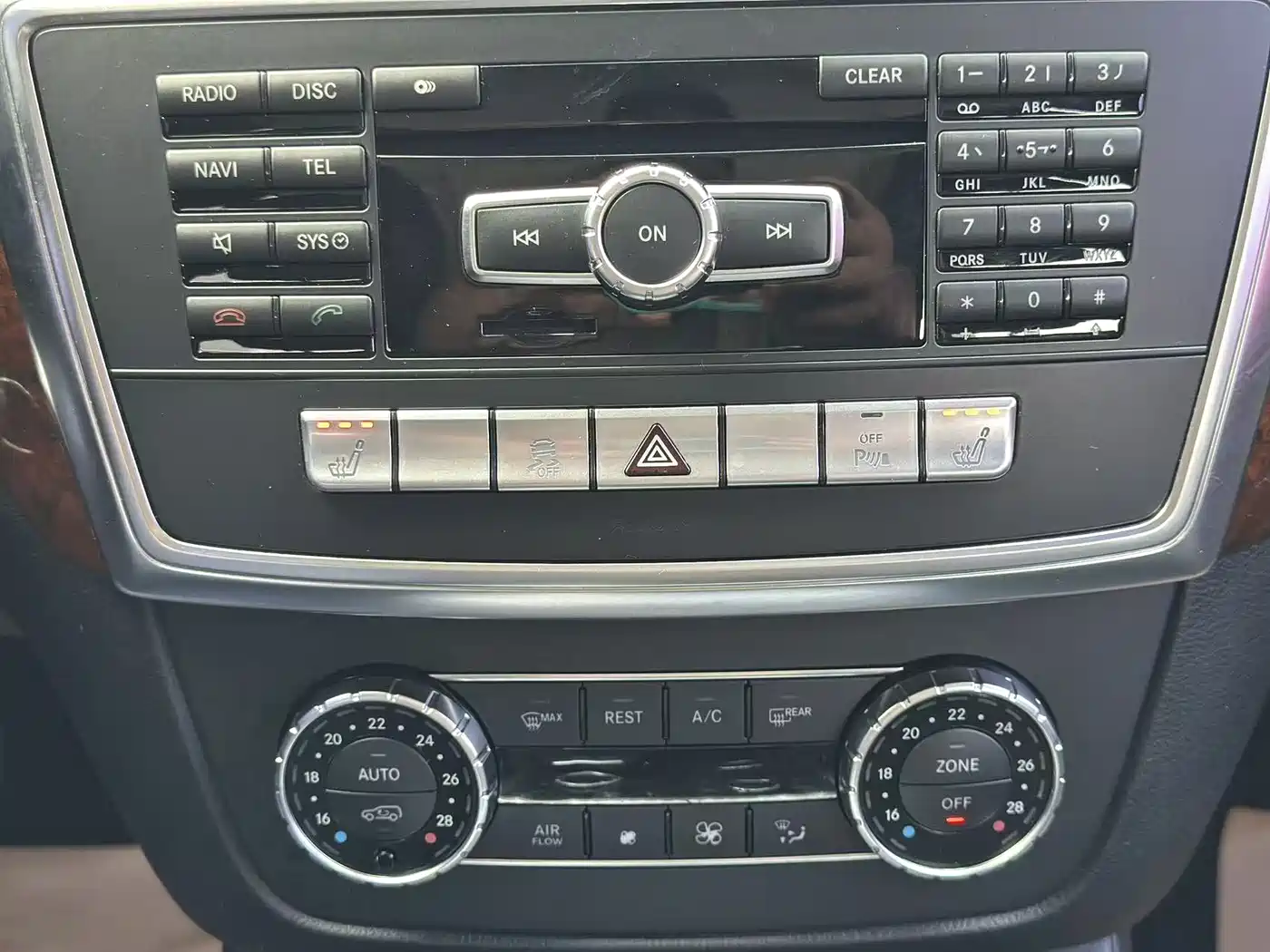 Mercedes-Benz M-Class 2012 Model ML 350 Luxury фото 16