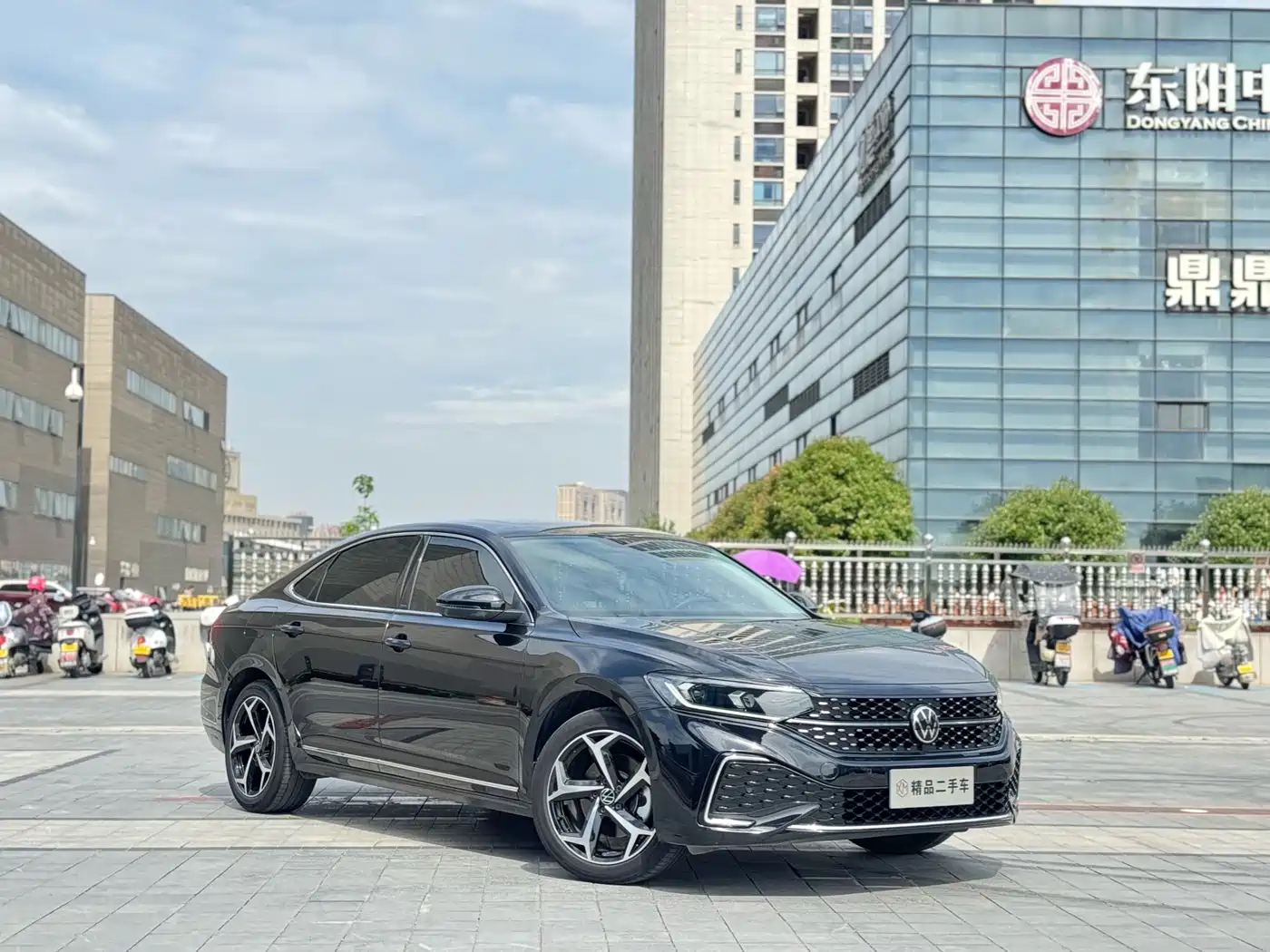 Volkswagen Passat 2024 380TSI Starlight Dragon Glory Edition фото 2