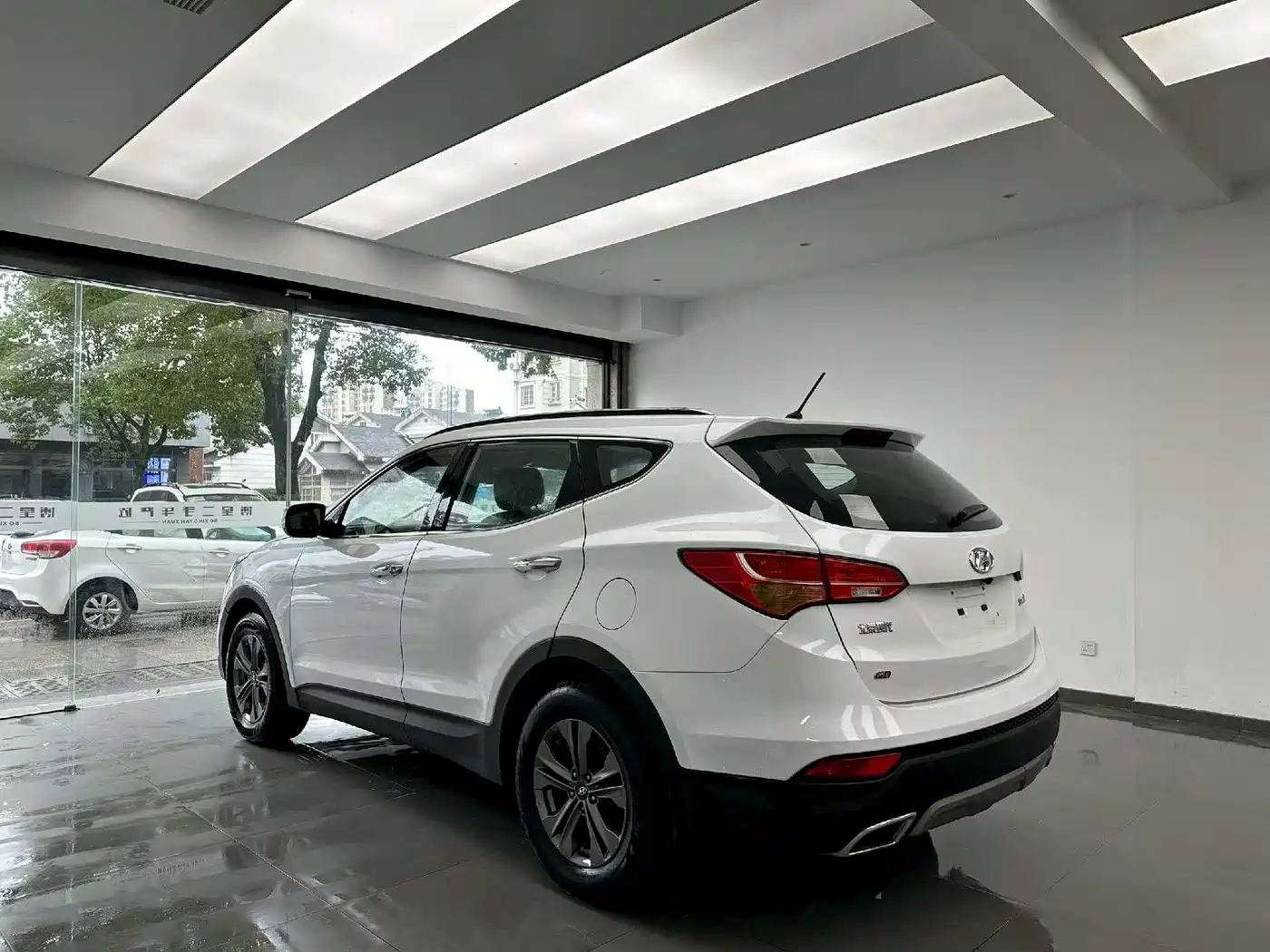 Hyundai Santa Fe 2014 2013 Model 2.4L Automatic 2WD Smart