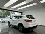 Фото 9 - Hyundai Santa Fe