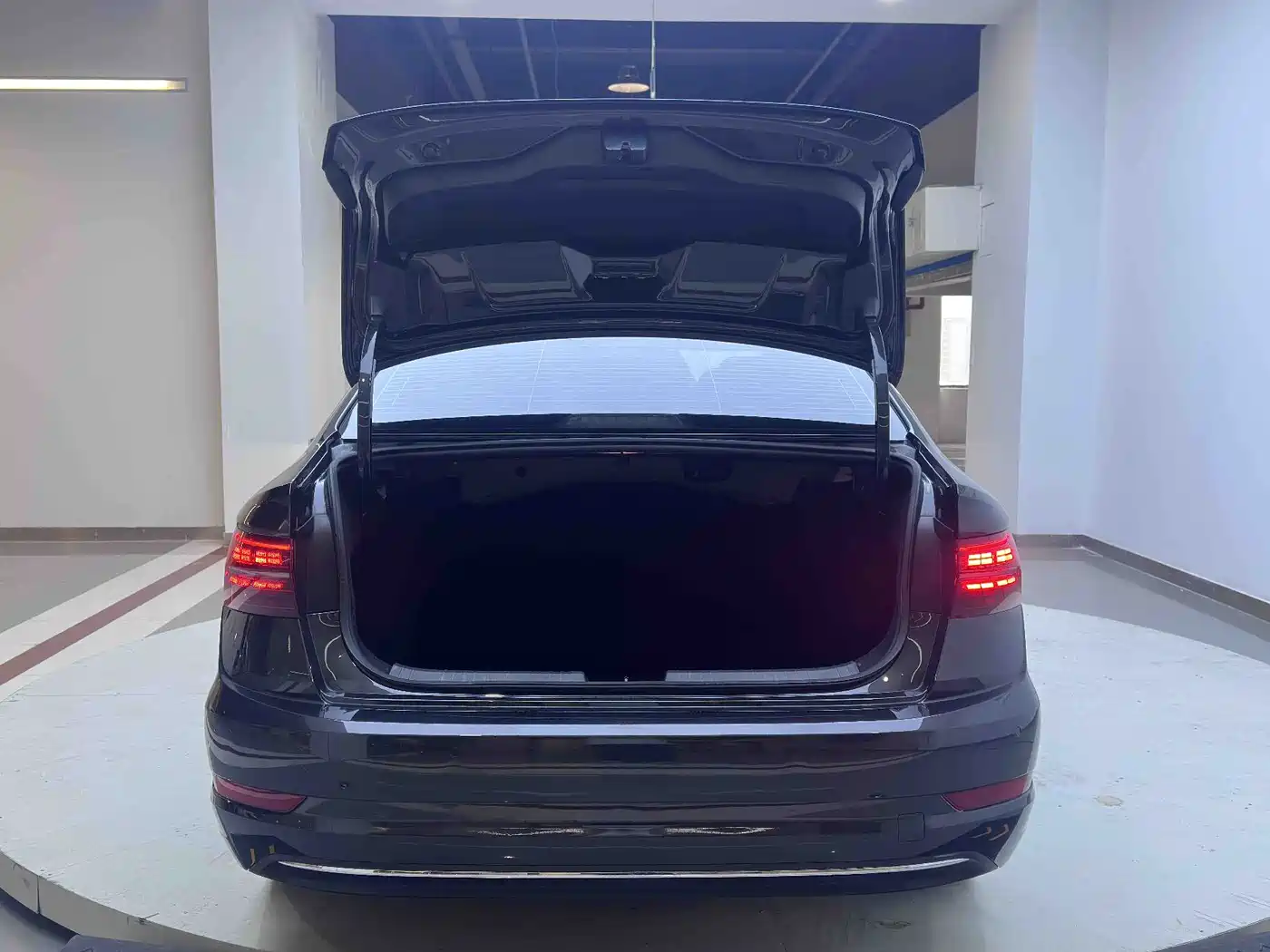 Volkswagen Sagitar 2022 280TSI DSG Surpassing Edition фото 18