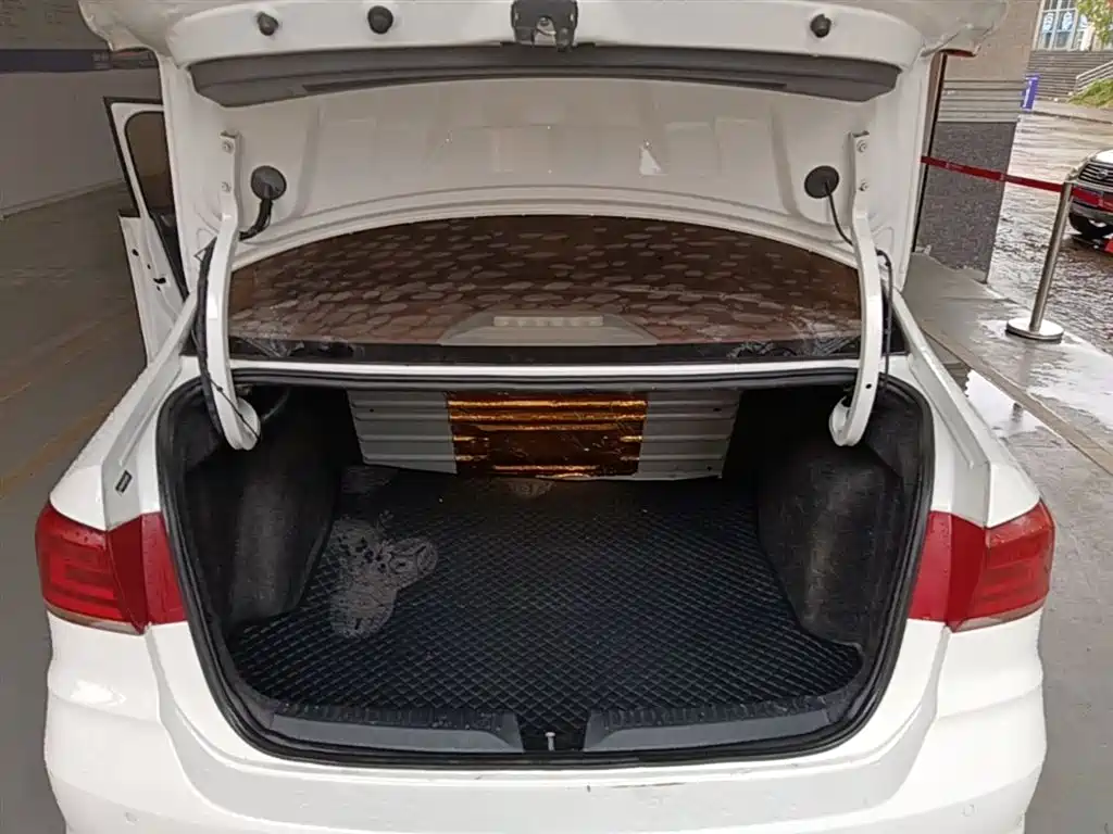 Photo 19 - Volkswagen Santana