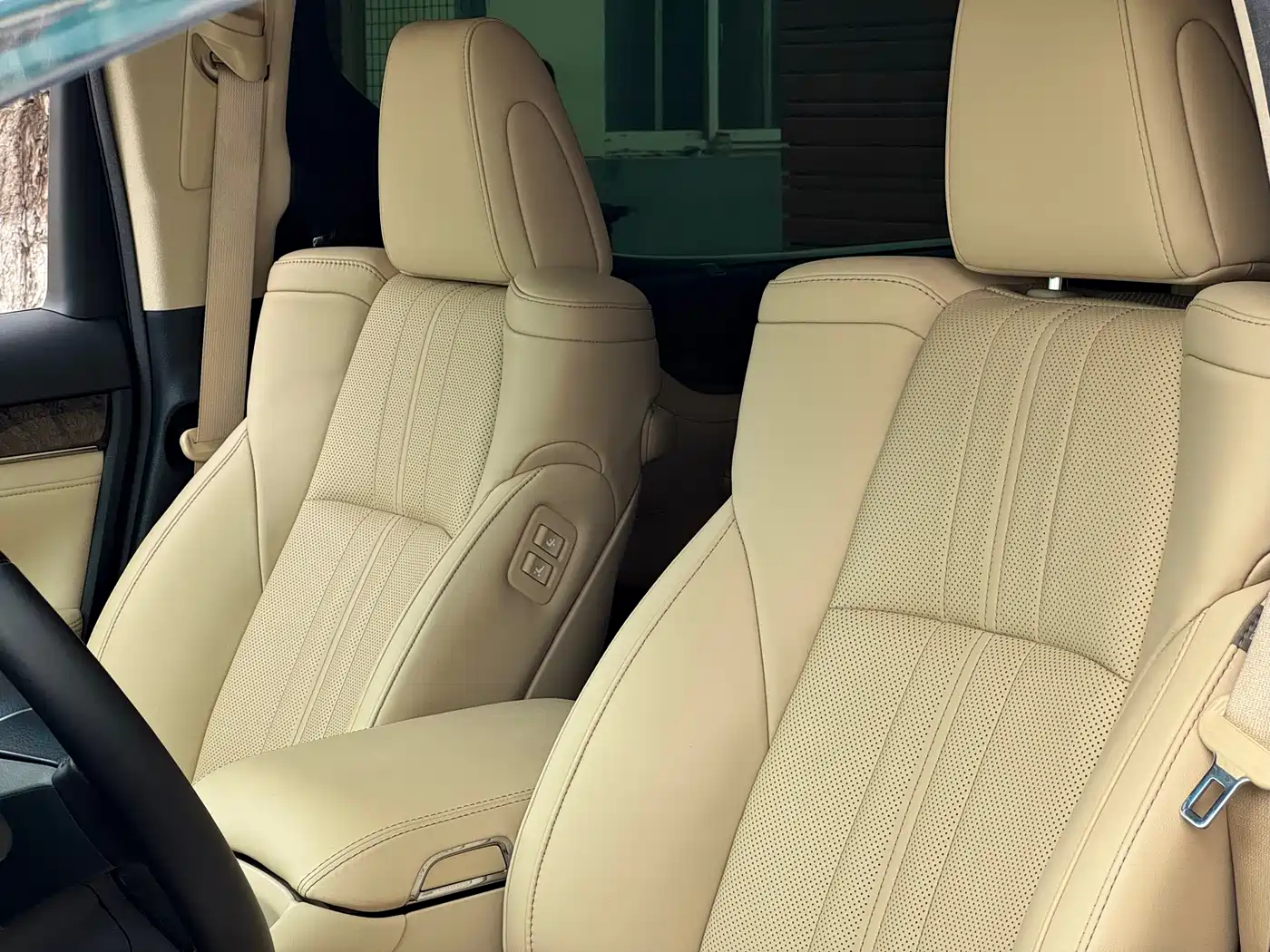 Toyota Vellfire 2020 Twin Engine 2.5L HV Premium Edition фото 12