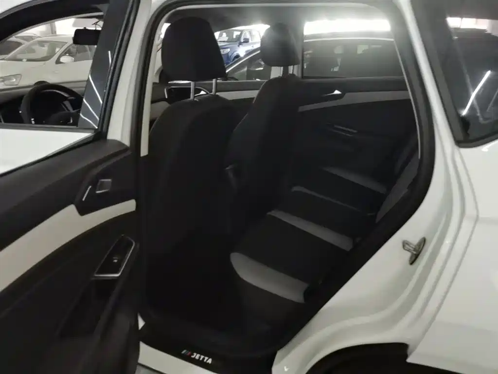 Фото 17 - Jetta VS5