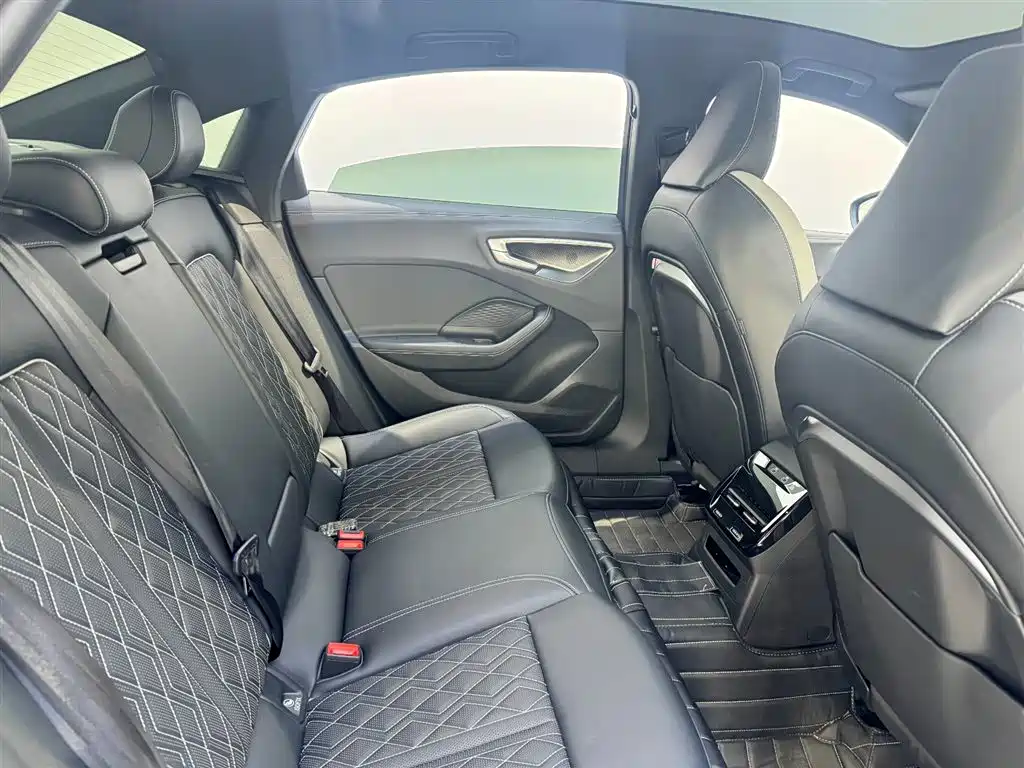 Audi A5L 2025 2.0T Sport Edition quattro фото 8