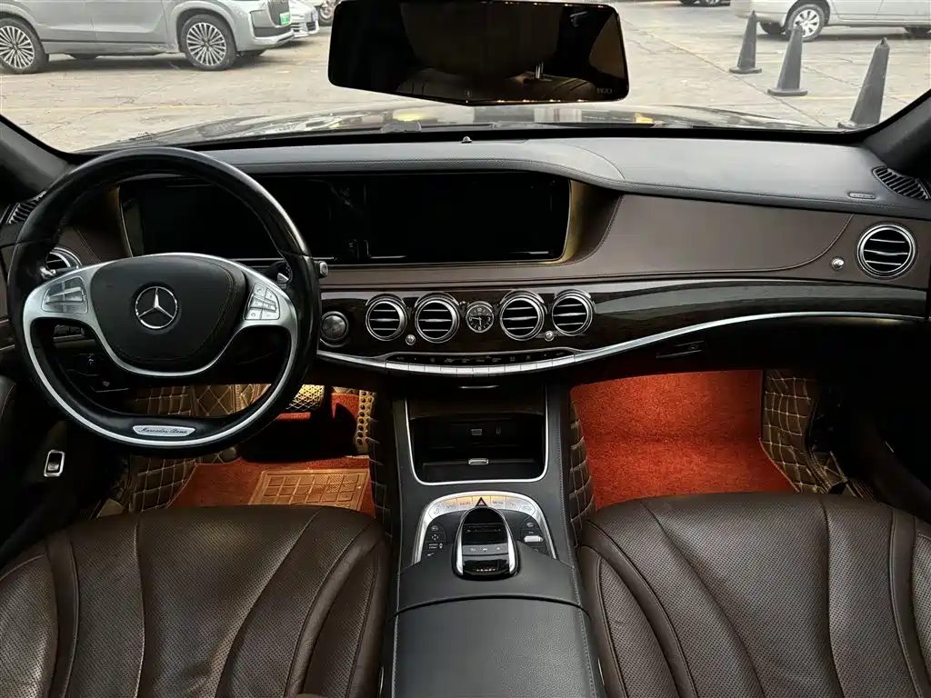 Photo 8 - Mercedes-Benz S-Class