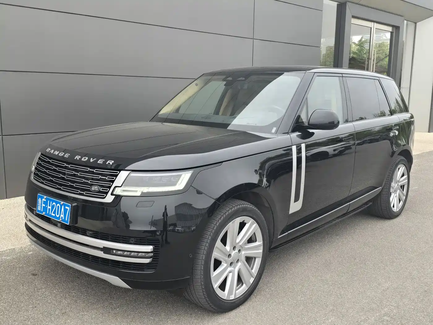 Land Rover Range Rover 2024 3.0 L6 400PS Genesis Extended