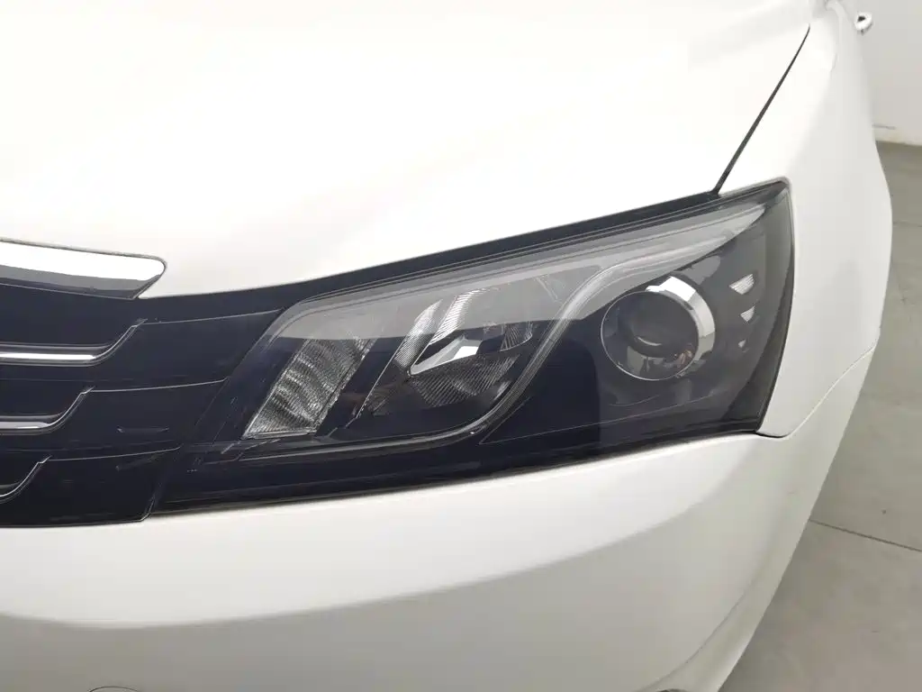 Geely Emgrand 2015 2015 Sedan 1.5L Manual Upward Edition