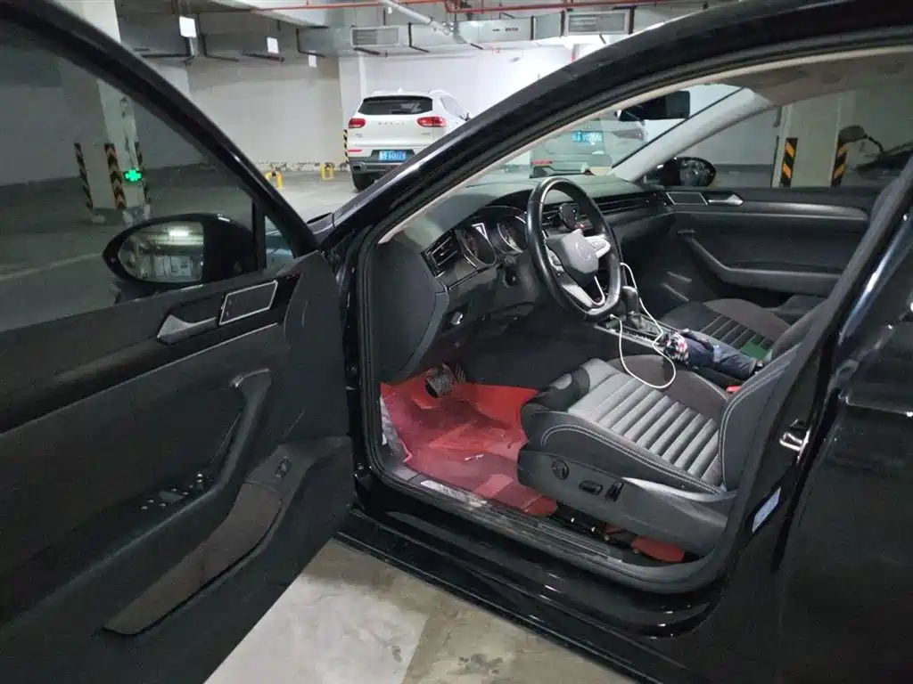 Volkswagen Magotan 2020 330TSI DSG Leading фото 13