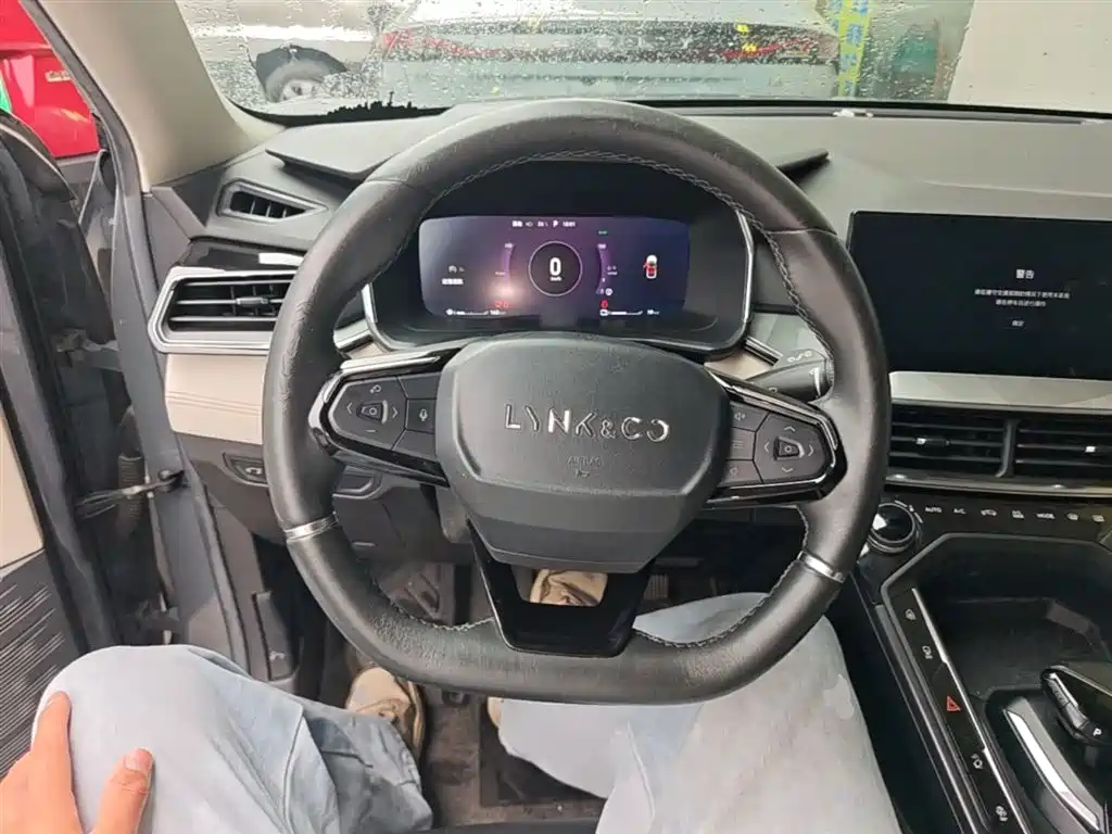 Lynk & Co 06 EM-P 2020 PHEV Plus фото 11
