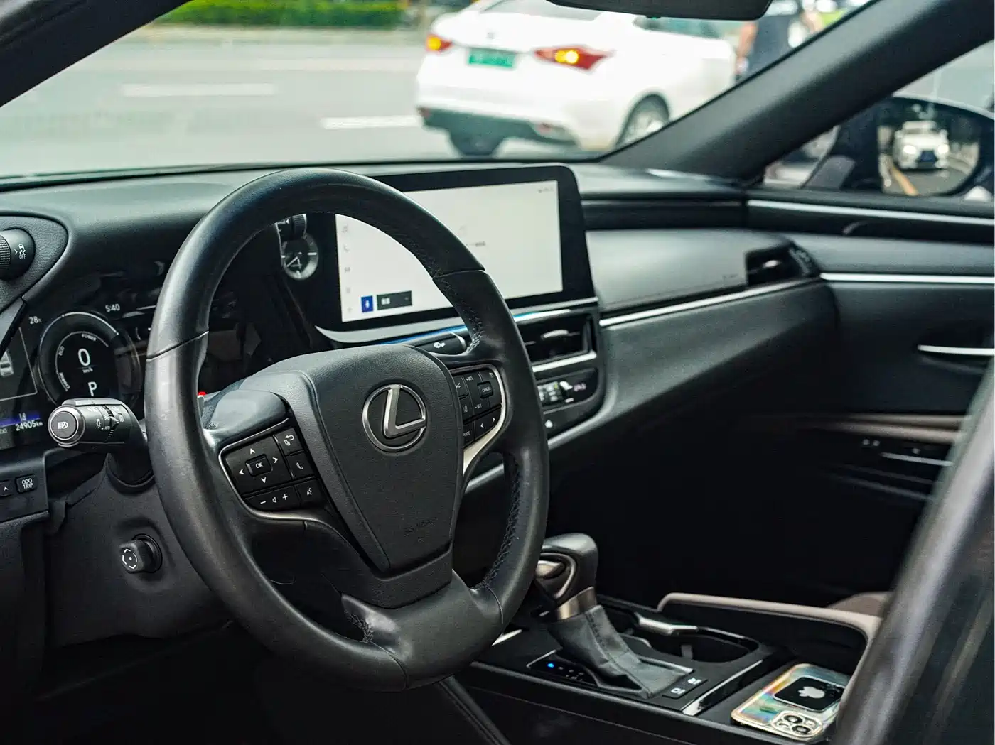 Lexus ES 2022 300h Excellence Edition фото 10