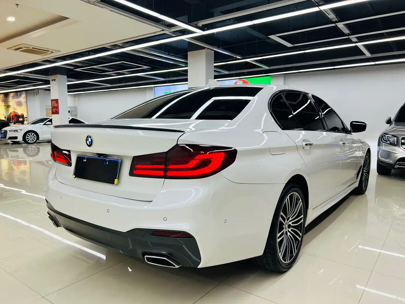 BMW 5 Series 2018 530Li Premium M Sport Package фото 18