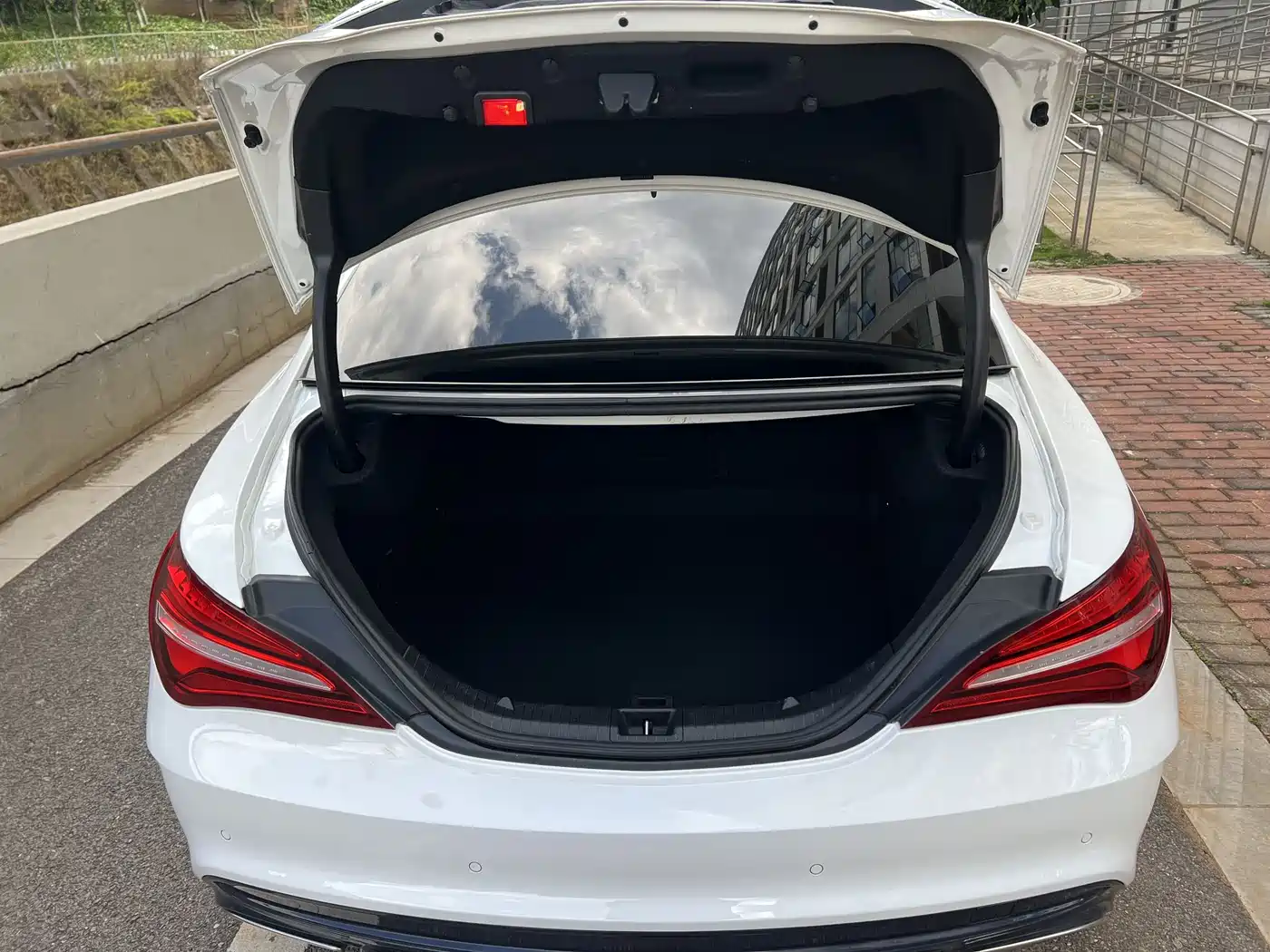 Mercedes-Benz CLA (Import) 2018 CLA 220 4MATIC фото 26