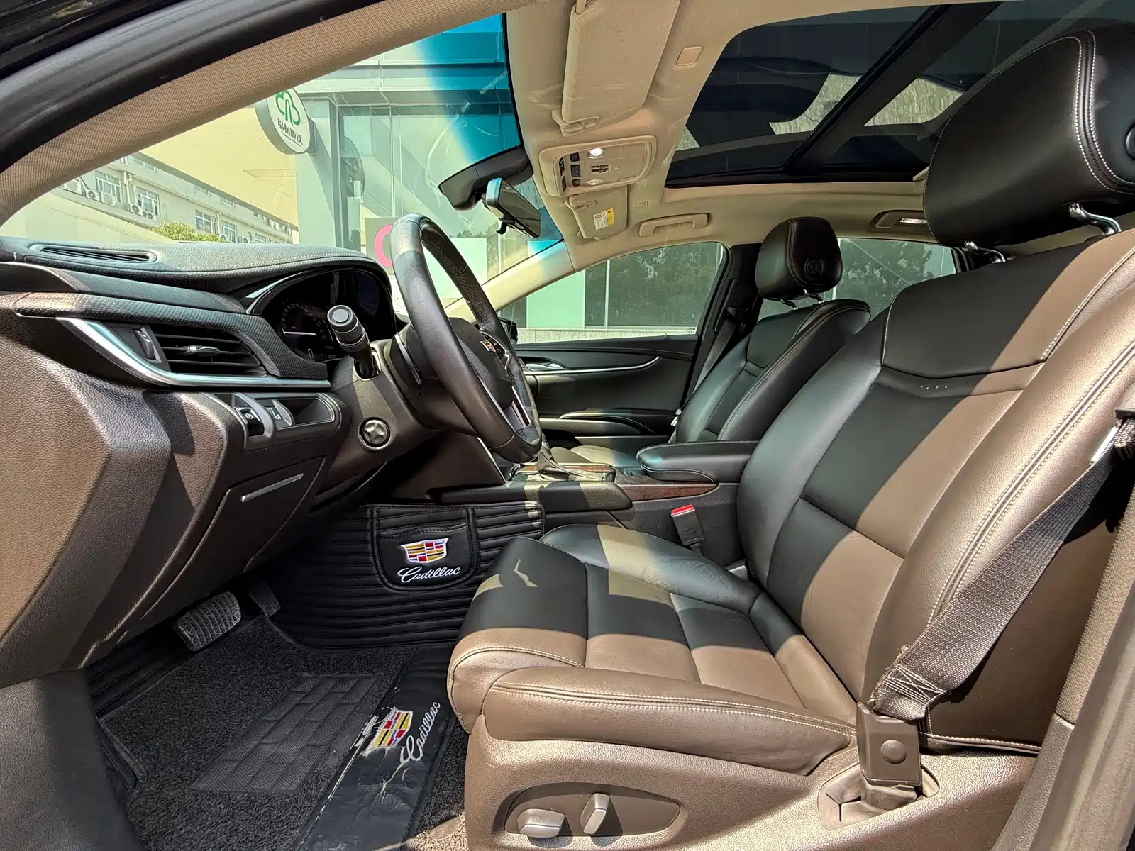 Photo 9 - Cadillac XTS