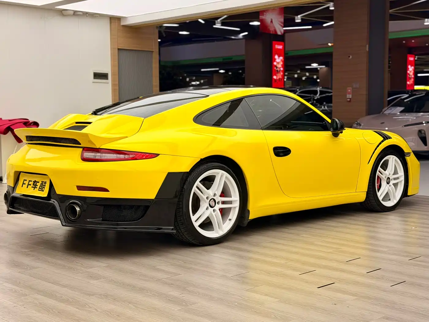Porsche 911 2015 Carrera 3.4L Style Edition фото 11