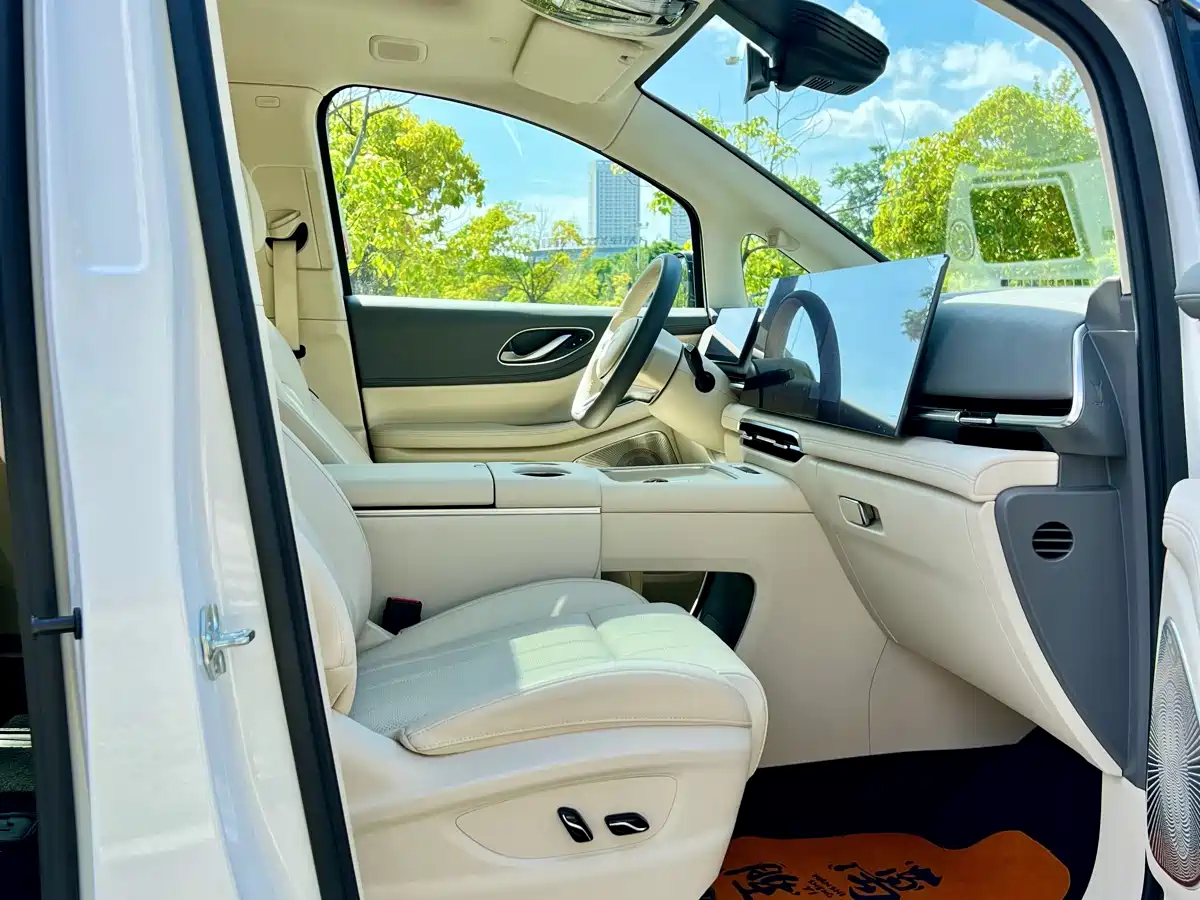 Voyah Auto Voyah Dreamer 2025 2025 PHEV 4WD Kunpeng Premium Edition