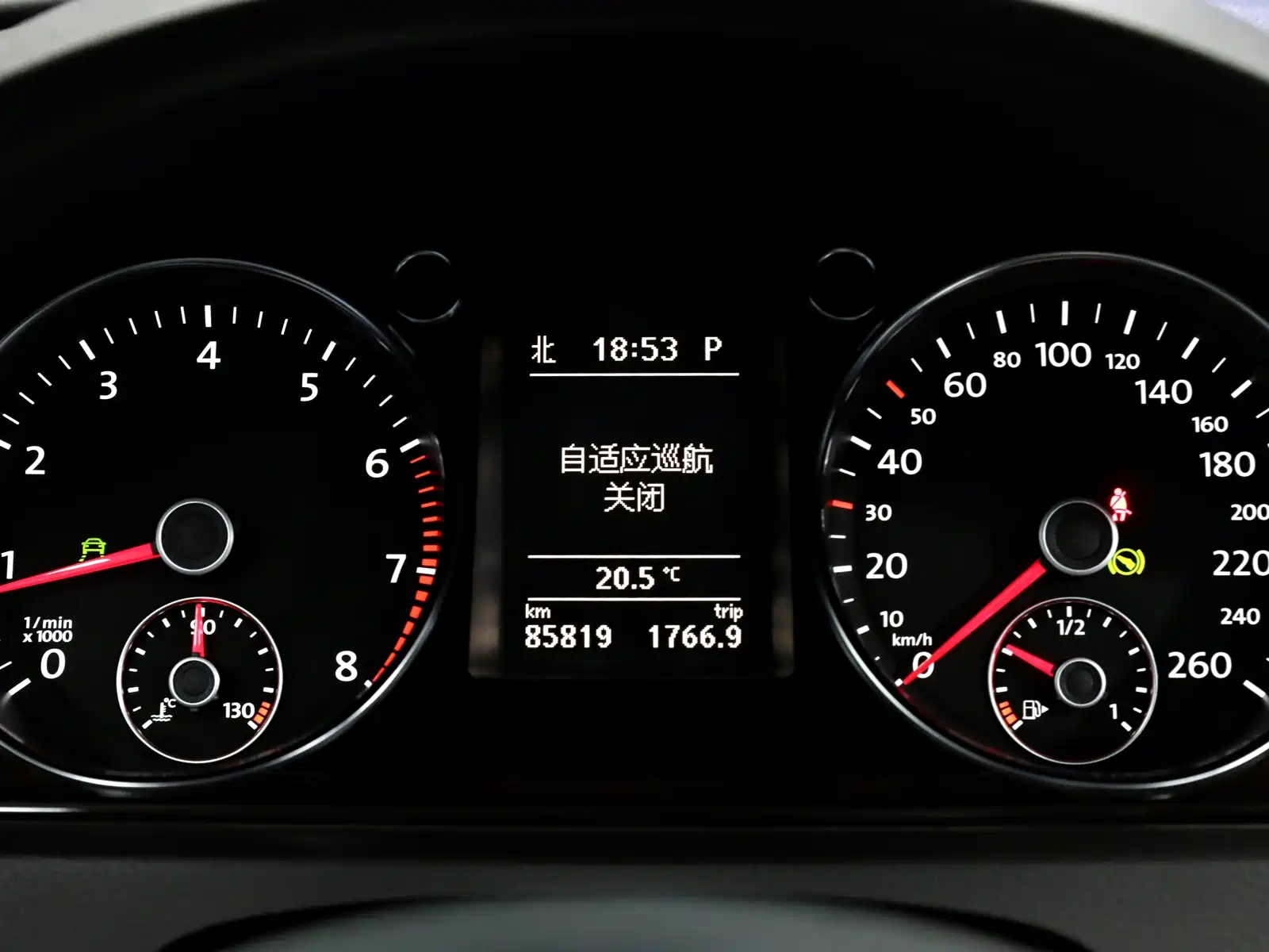 صورة 12 - Volkswagen Magotan (Import)