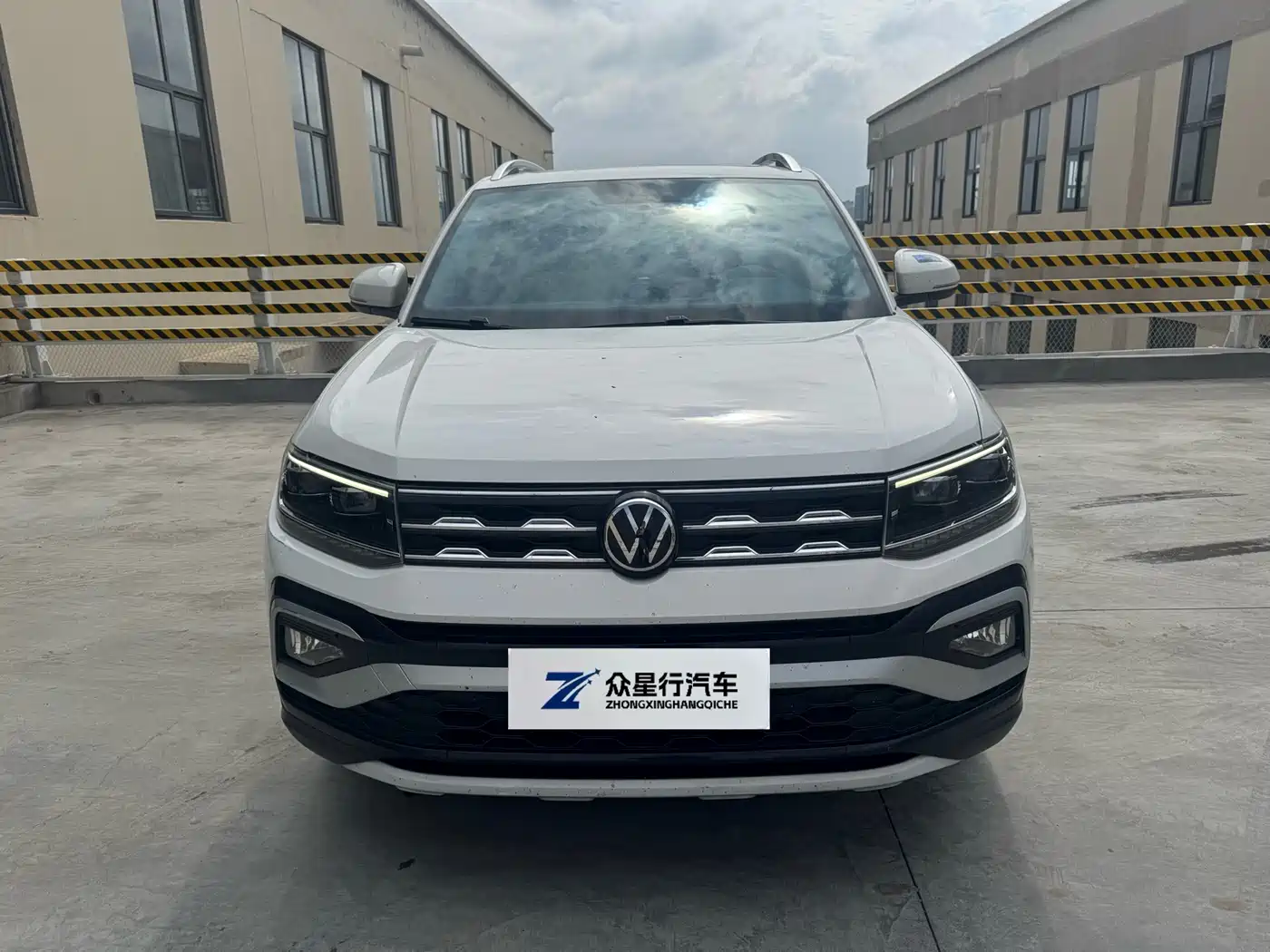 Volkswagen T-Cross 2022 1.5L Automatic Comfort Edition фото 2