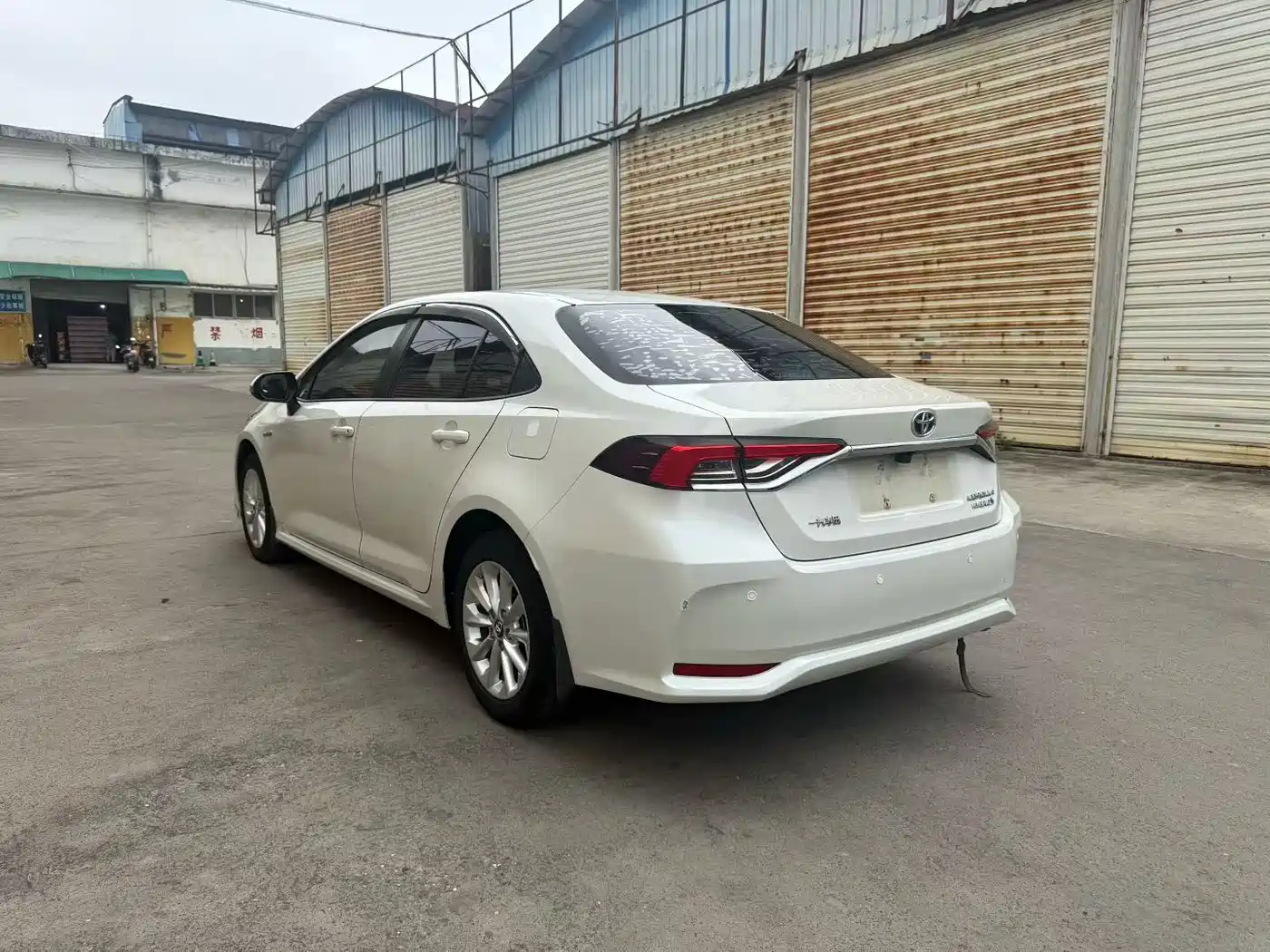 Toyota Corolla 2019 Hybrid 1.8L E-CVT GL-i Elite Edition фото 4