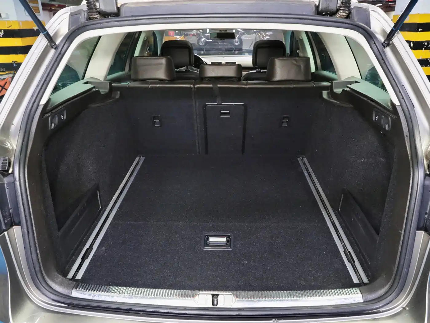 Volkswagen Magotan (Import) 2012 Wagon 2.0TSI Comfort фото 6