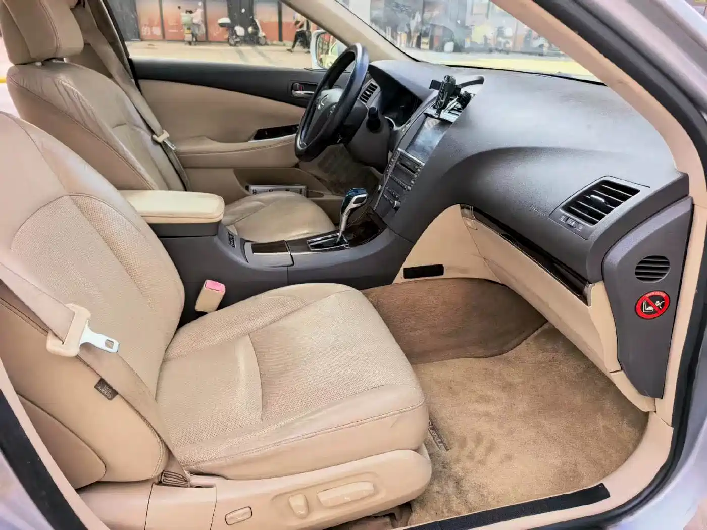 Фото 6 - Lexus ES