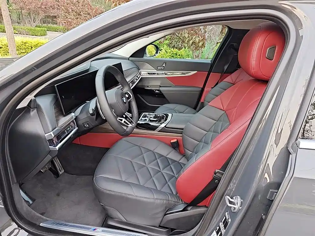 BMW 7 Series 2023 Model 735Li M Sport Package фото 12