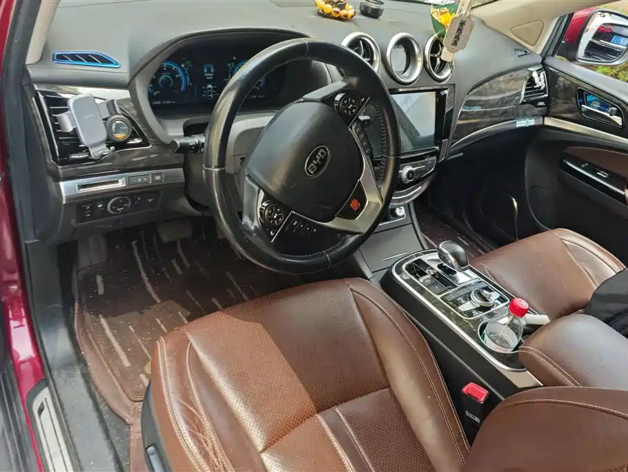 BYD Tang New Energy 2015 2.0T 4WD Flagship фото 12