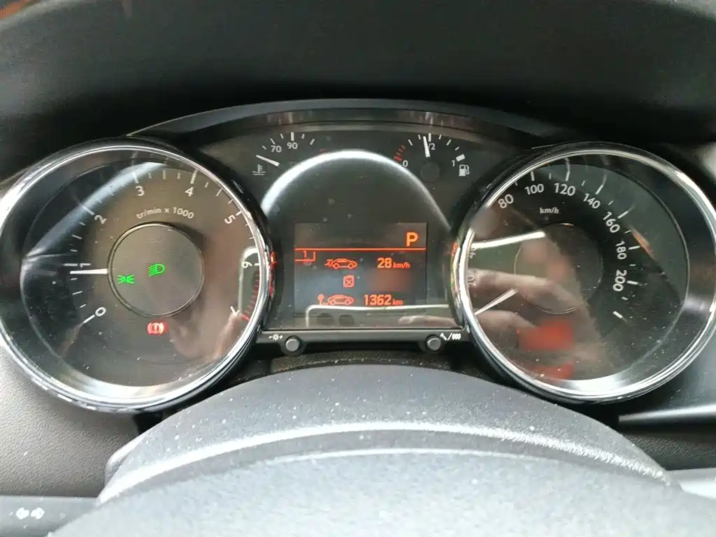 Peugeot 3008 2015 1.6THP Automatic Top Style Edition фото 4