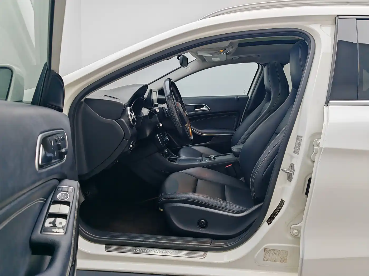 Mercedes-Benz GLA 2015 GLA 200 Dynamic фото 14