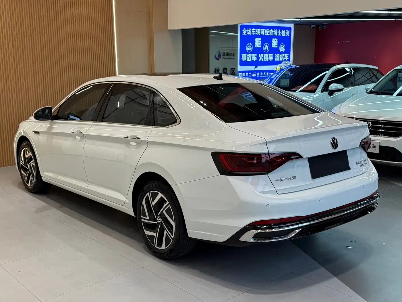 Volkswagen Sagitar 2024 300TSI DSG Surpass Edition фото 19