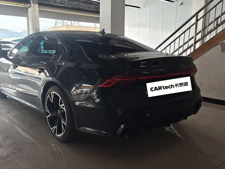 Photo 9 - Audi A7L