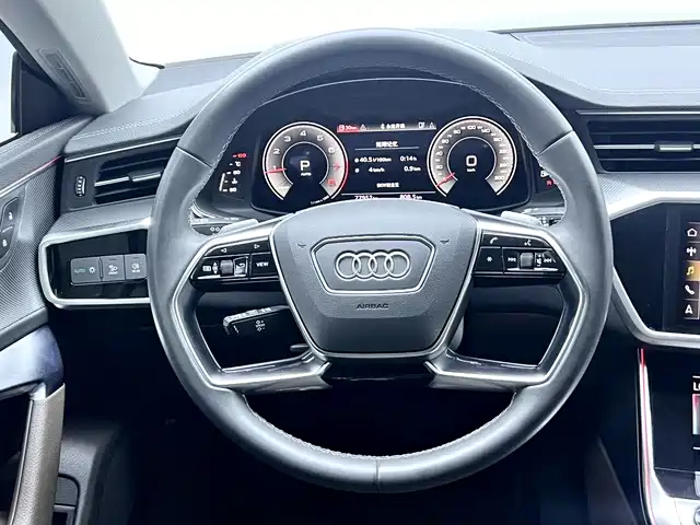 Фото 13 - Audi A7L