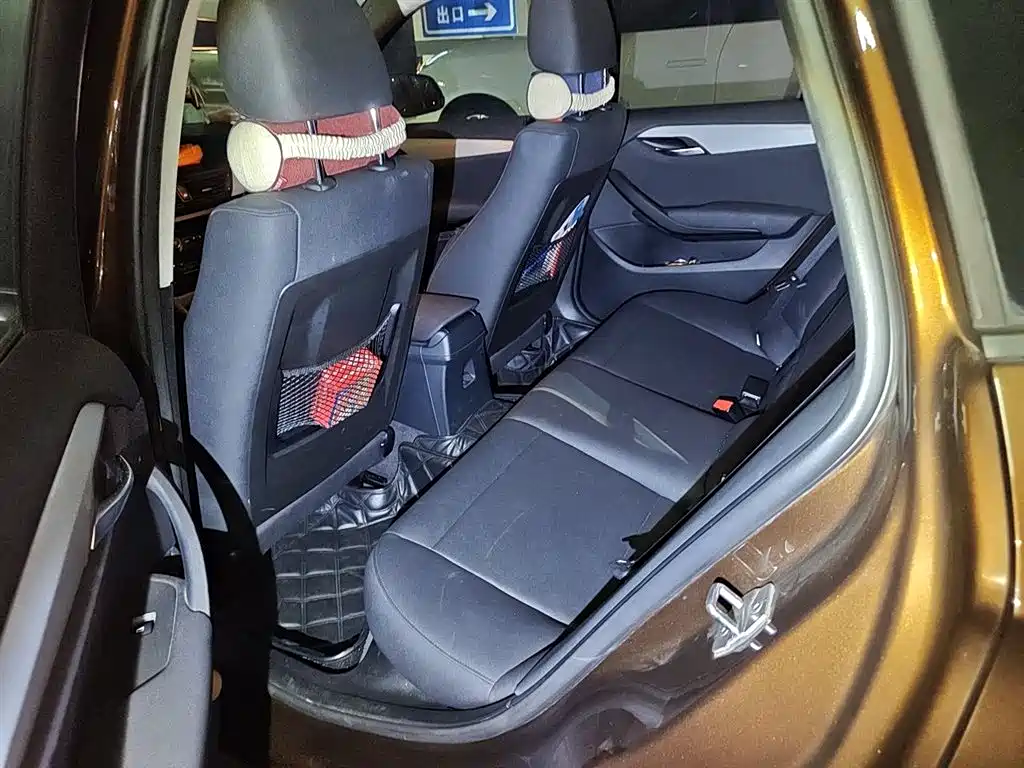 BMW X1 2014 sDrive18i Leading Edition фото 15