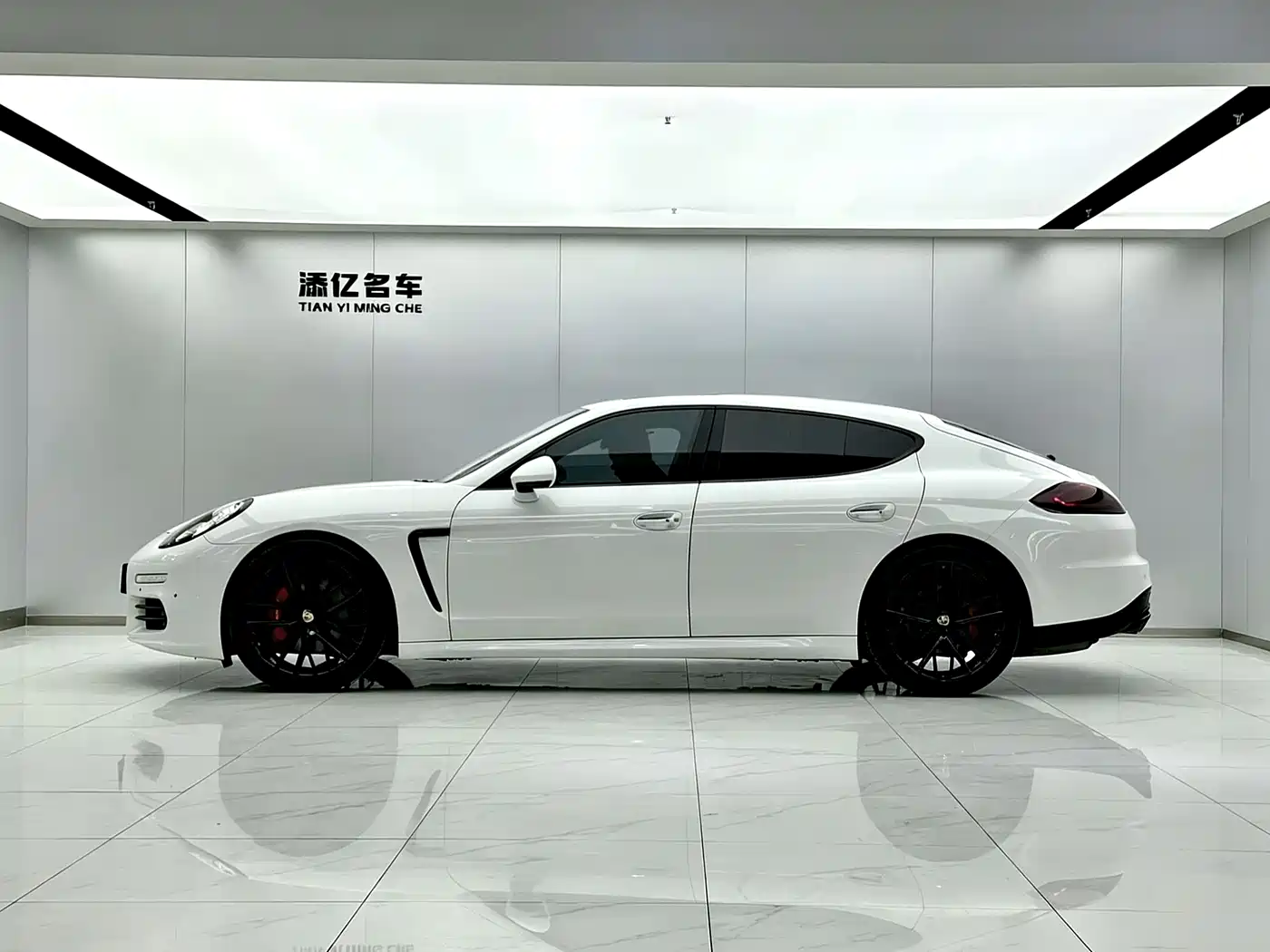 Porsche Panamera 2014 Panamera 3.0T фото 4
