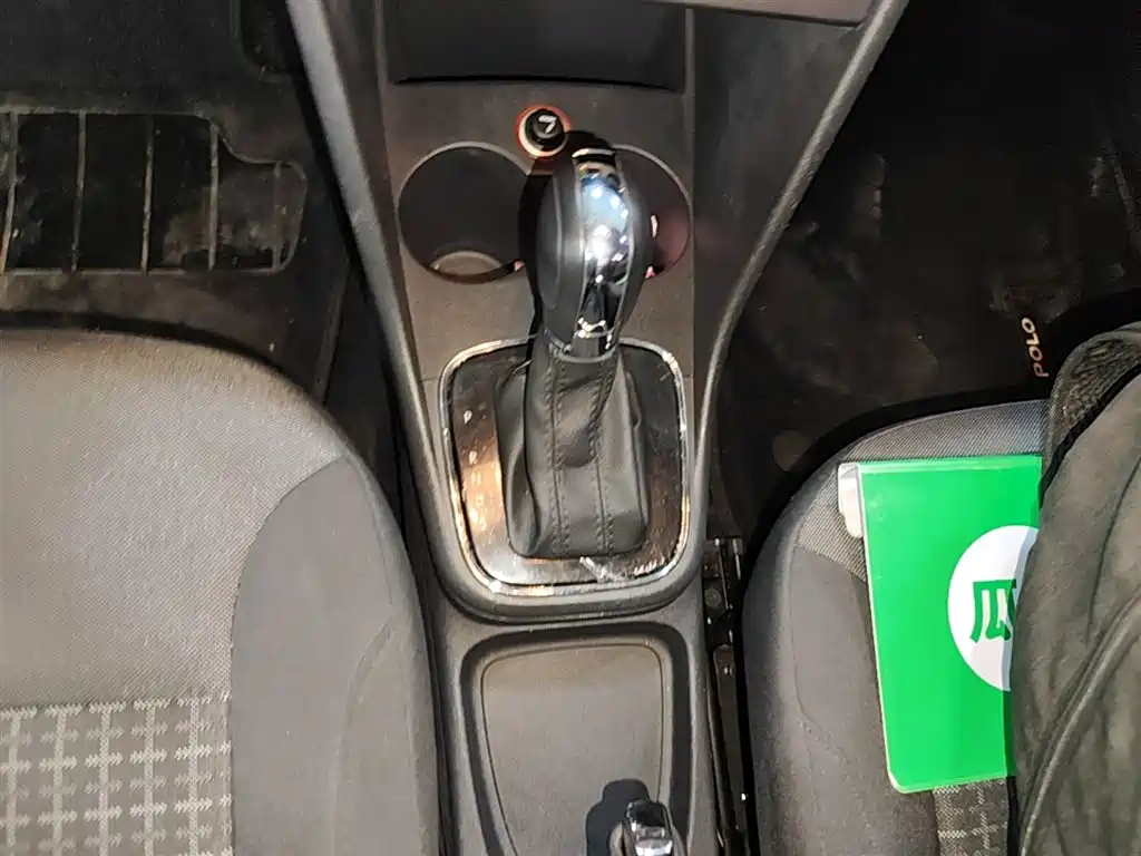 Volkswagen Polo 2016 1.6L Automatic Comfort фото 14