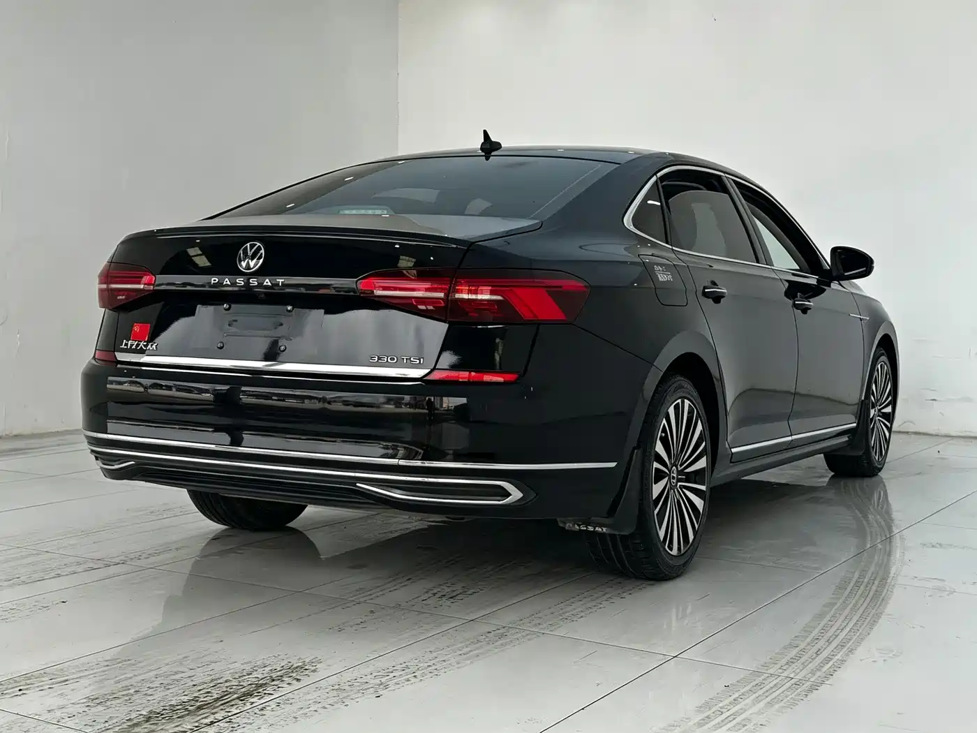 Volkswagen Passat 2021 Model 330TSI Luxury Edition фото 17